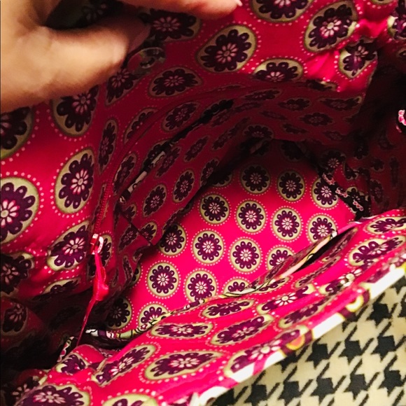 Vera Bradley Tote - Picture 3 of 6